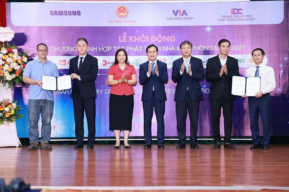 Bộ Công Thương và Samsung Việt Nam ký kết thỏa thuận hỗ trợ tư vấn cho các doanh nghiệp tham gia dự án