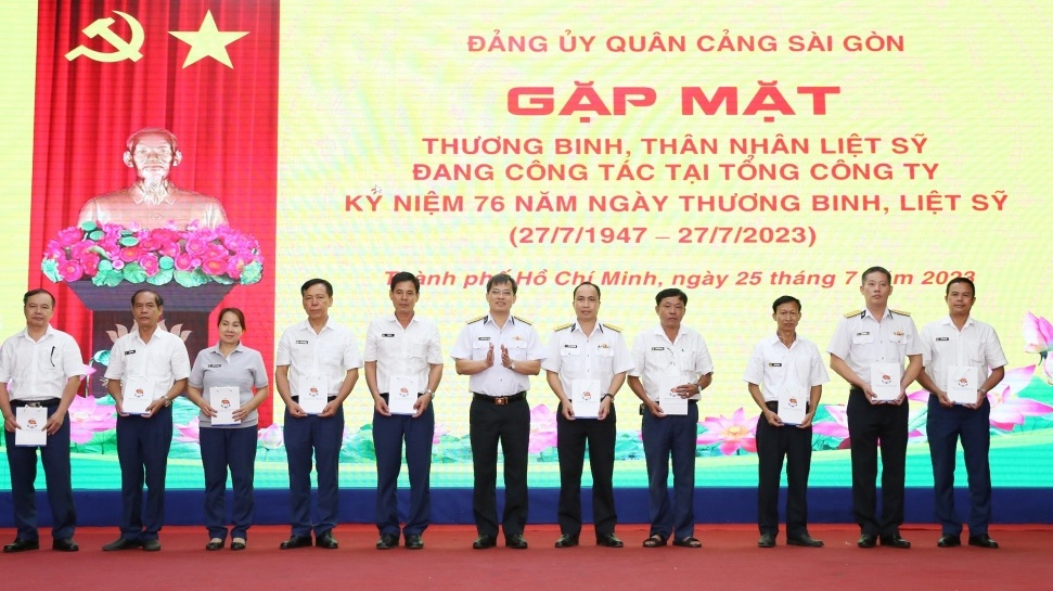 Tổng công ty Tân Cảng Sài Gòn:  Bàn giao 38 nhà tình nghĩa tặng các đối tượng chính sách