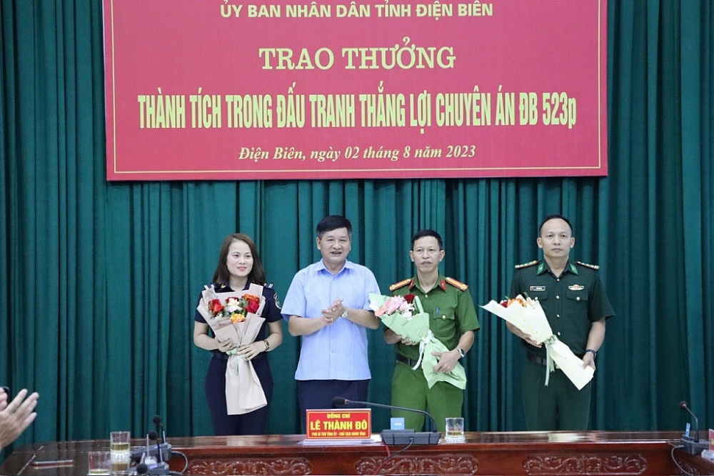 Trao thưởng lực lượng phá án bắt 96.000 viên ma túy, 11 kg ma túy đá