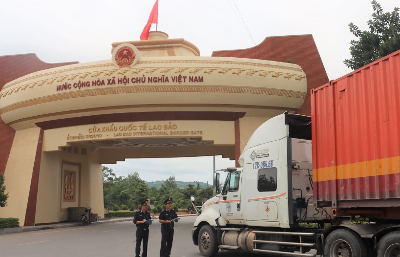 Đòn bẩy nâng quy mô kim ngạch thương mại Việt Nam – Lào