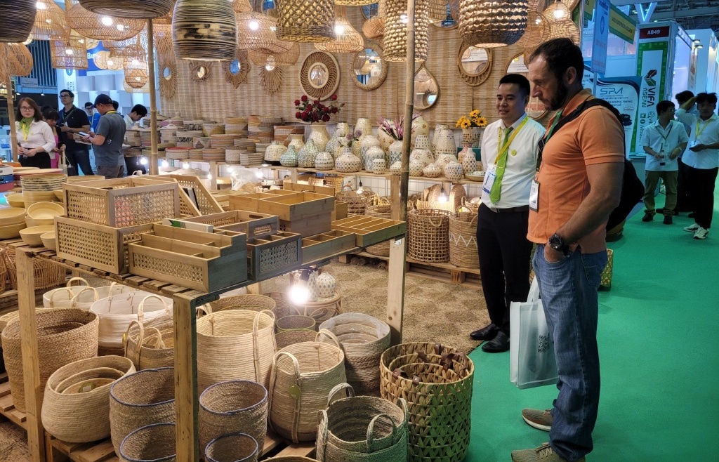 Đơn hàng xuất khẩu bắt đầu trở lại với doanh nghiệp gỗ và thủ công mỹ nghệ