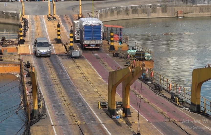 Móng Cái: Xuất nhập khẩu qua Lối mở cầu phao Km3+4 tăng 217%