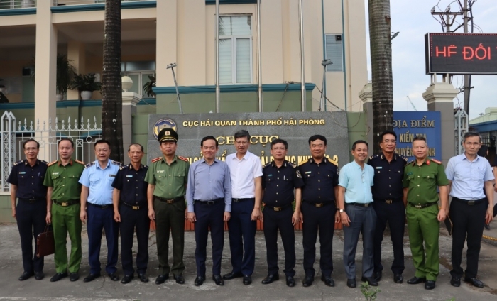 Phó Thủ tướng Trần Lưu Quang làm việc với TP Hải Phòng về công tác chống buôn lậu