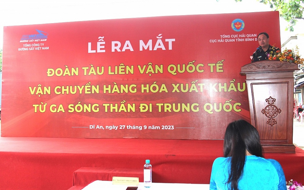 Ra mắt đoàn tàu liên vận quốc tế vận chuyển hàng hóa xuất khẩu từ ga Sóng Thần đi Trung Quốc