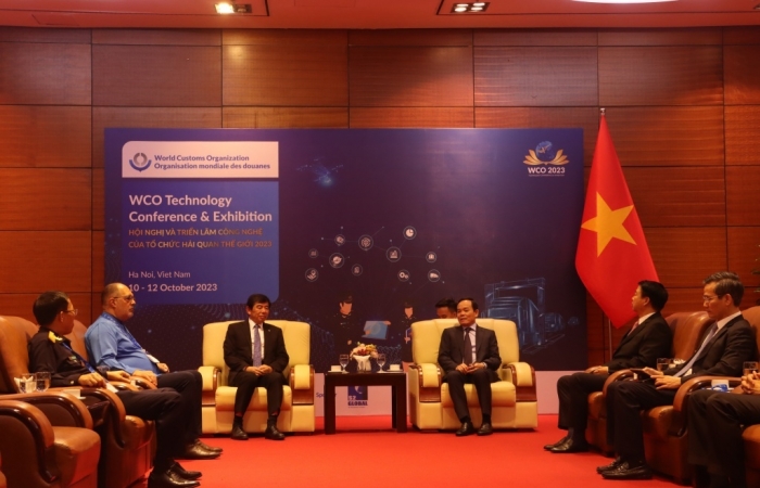 Phó Thủ tướng Trần Lưu Quang tiếp xã giao Tổng Thư ký Tổ chức Hải quan thế giới