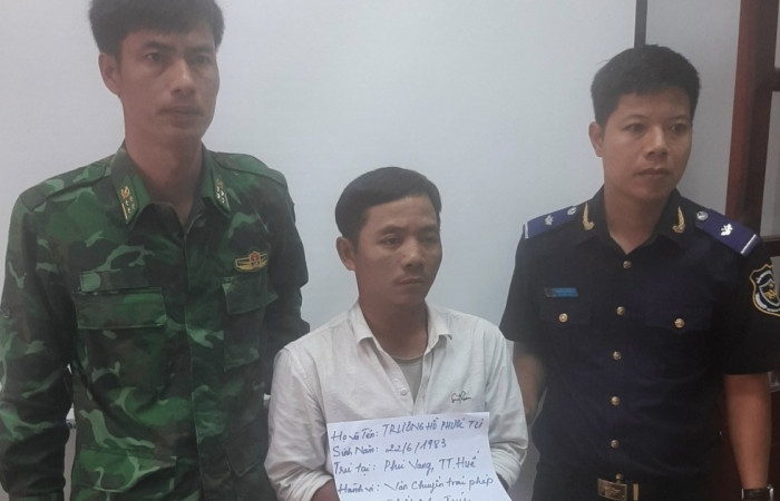 Hải quan Nam Giang phối hợp bắt giữ nhiều vụ vận chuyển trái phép tiền tệ, ma túy