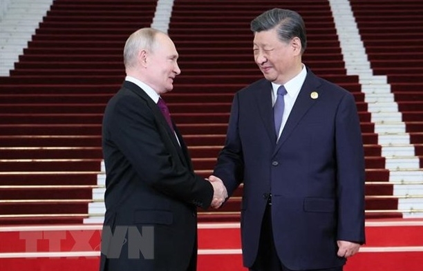 Chủ tịch Trung Quốc và Tổng thống Nga tiến hành hội đàm ngắn
