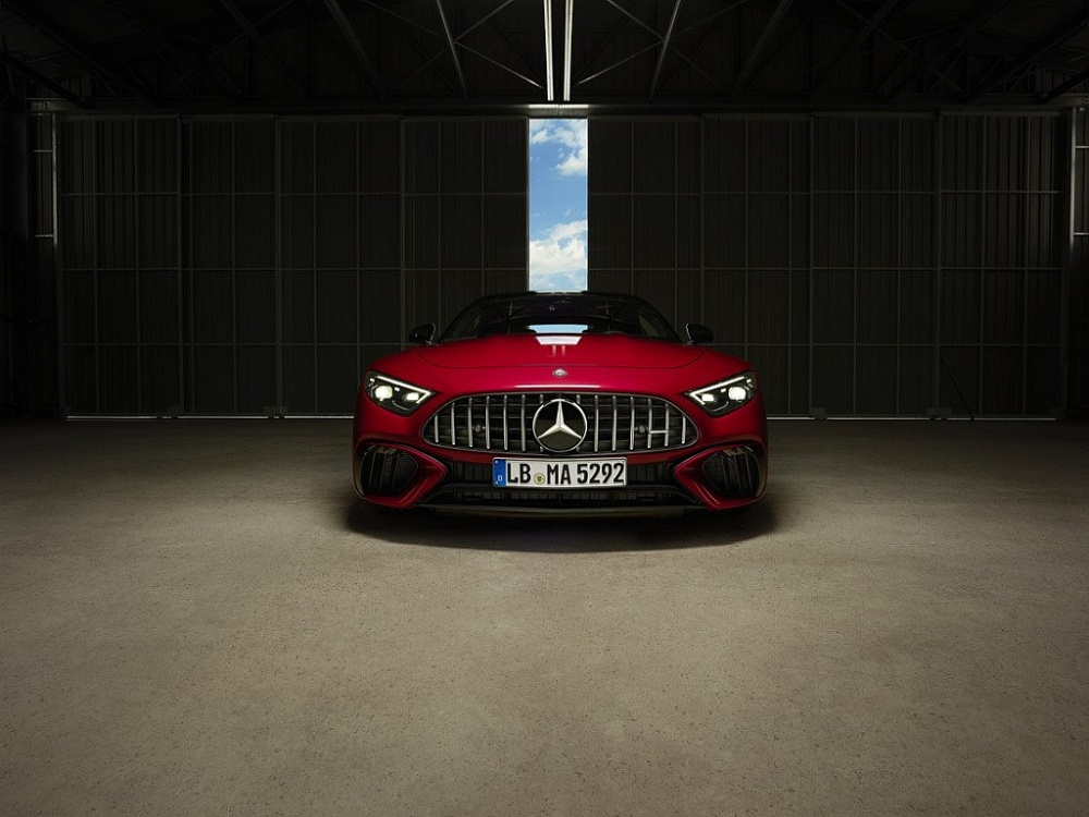Giá khoảng 12,3 tỷ, huyền thoại Mercedes-AMG SL 63 bán số lượng giới hạn