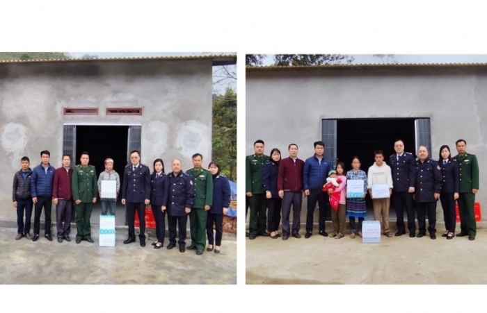Lào Cai: Hải quan Bát Xát phối hợp tặng nhà Đại đoàn kết tới hộ nghèo