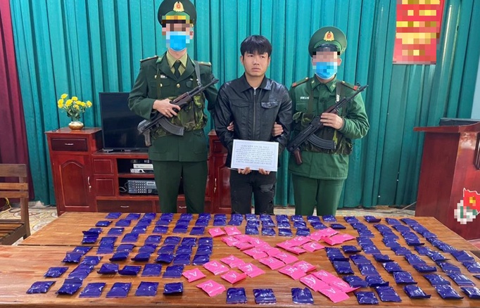 Hải quan Sơn La phối hợp bắt đối tượng vận chuyển 30.000 viên ma túy