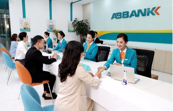 ABBank tăng cường hỗ trợ doanh nghiệp SME đẩy mạnh kinh doanh 2024