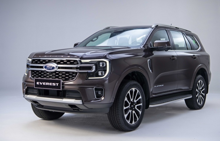Ford Everest Platinum và Ford Ranger Stormtrak ra mắt tại thị trường Việt Nam