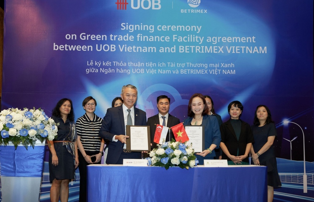 UOB Việt Nam hợp tác BETRIMEX thúc đẩy sản xuất dừa bền vững