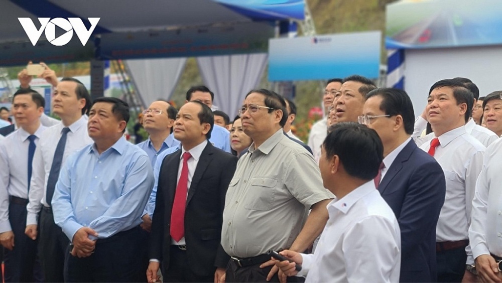 Thủ tướng Chính phủ Phạm Minh Chính tới dự và phát lệnh khởi công dự án tuyến cao tốc cửa khẩu Hữu Nghị - Chi Lăng. Ảnh: VOV