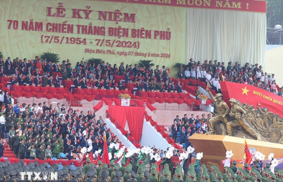 Lễ mít tinh kỷ niệm 70 năm Chiến thắng Điện Biên Phủ: Viết tiếp những bản hùng ca