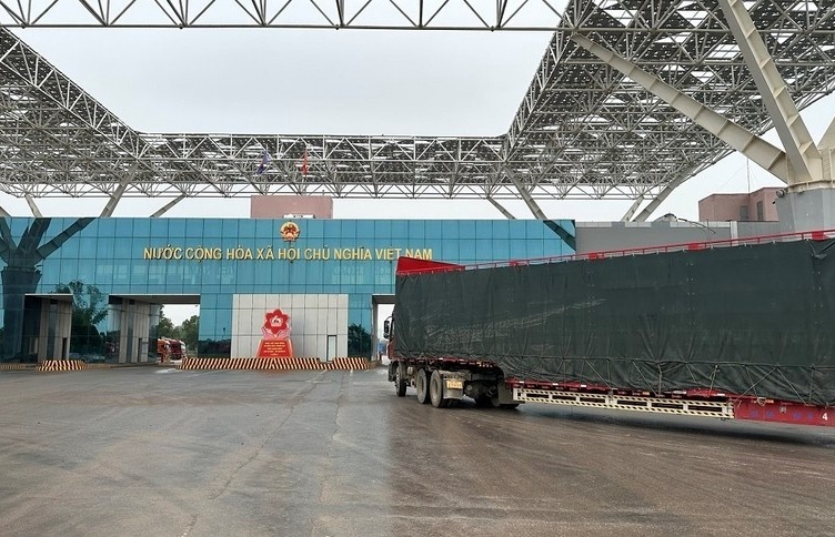 Hải quan Quảng Ninh triển khai các giải pháp để thúc đẩy xuất nhập khẩu