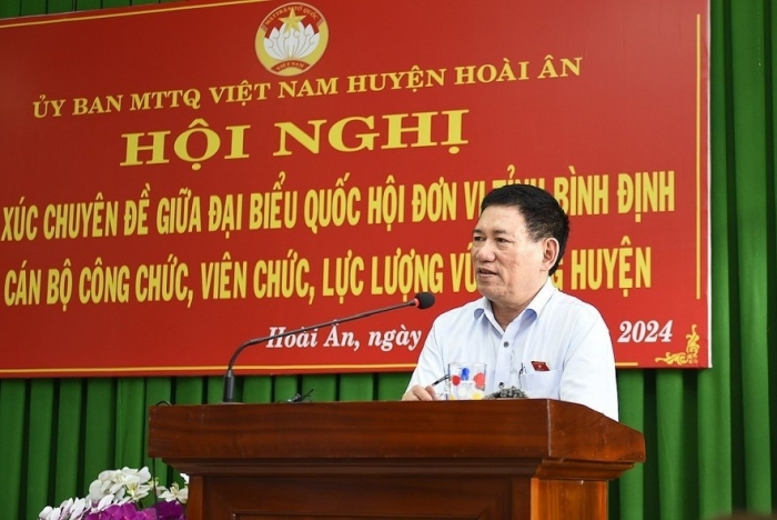 Bộ trưởng Hồ Đức Phớc tiếp xúc cử tri tại huyện Hoài Ân, Bình Định
