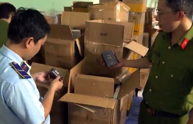 TP Hồ Chí Minh: Khởi tố nhiều vụ buôn lậu, kinh doanh hàng giả