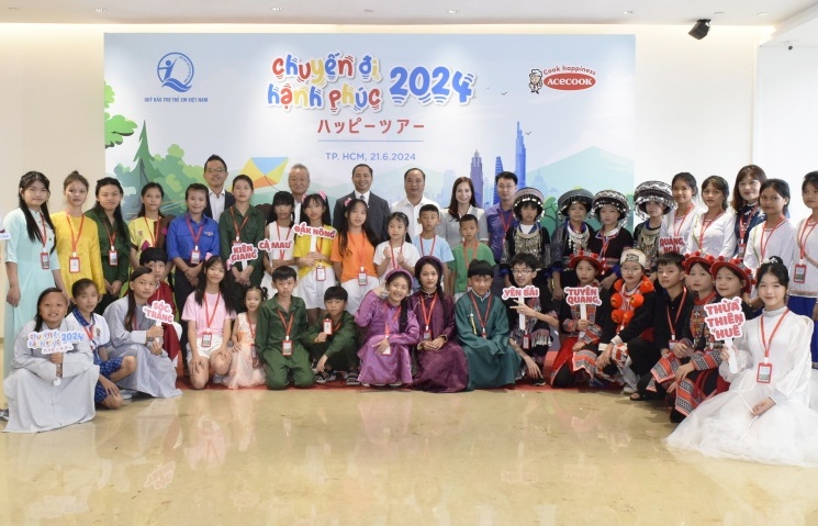 Acecook Việt Nam khởi động chương trình “Gói mì hạnh phúc” năm 2024