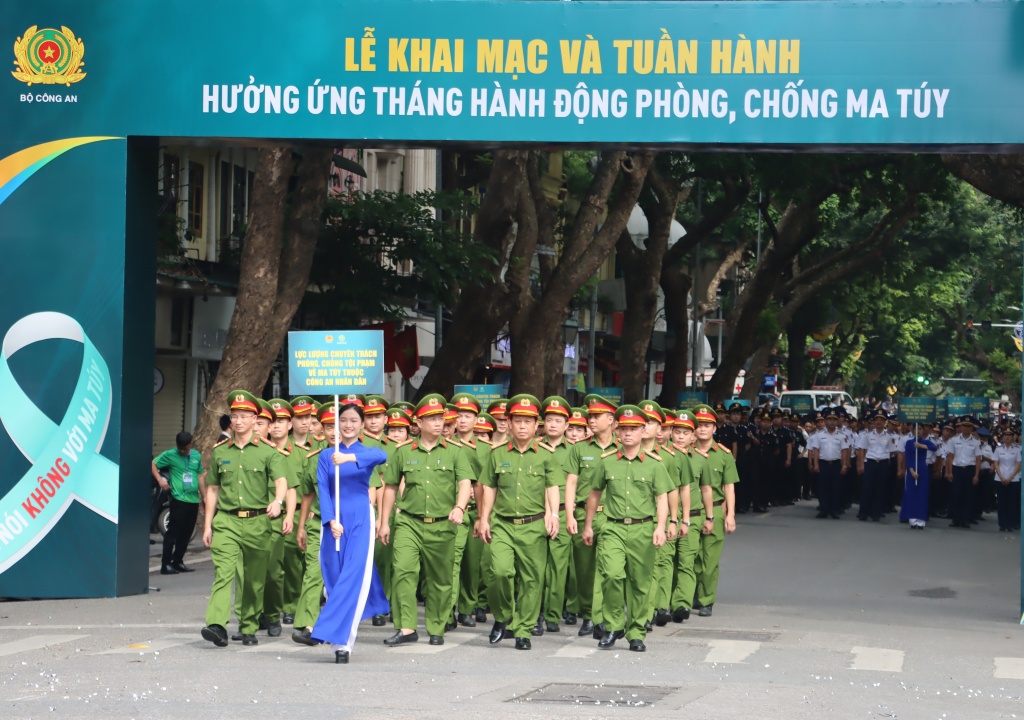 Ngành Hải quan tham gia tuần hành hưởng ứng Tháng hành động phòng, chống ma túy