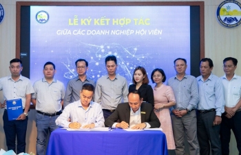 Vina CHG ký kết hợp tác với Công ty NPOIL trong công tác chống hàng giả