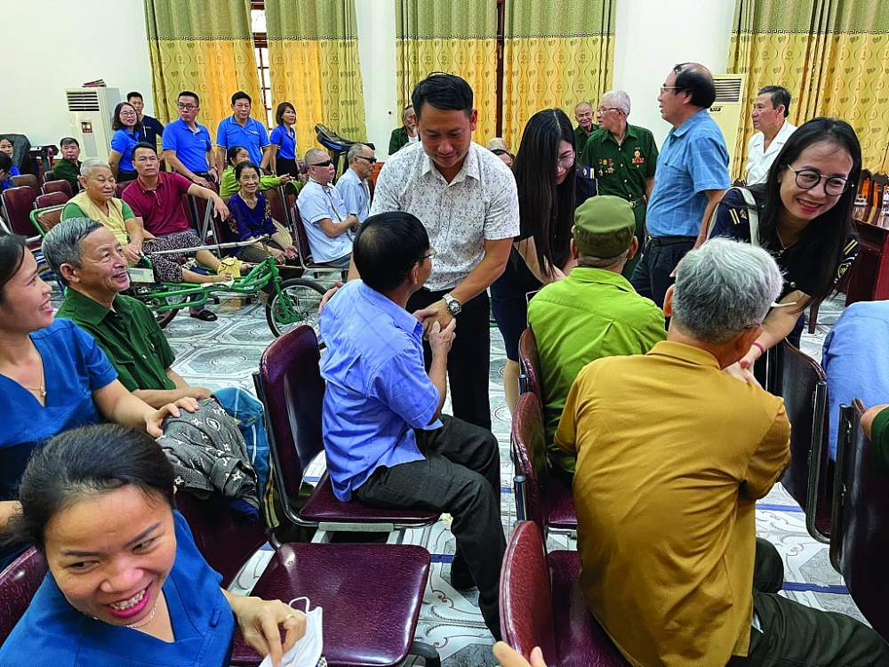 Thăm hỏi, tặng quà hai trung tâm điều dưỡng tại Nghệ An nhân Ngày Thương binh - Liệt sĩ