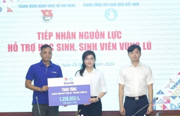 Vinamilk góp thêm 1, nhân đôi hỗ trợ cho học sinh các tỉnh gặp thiên tai