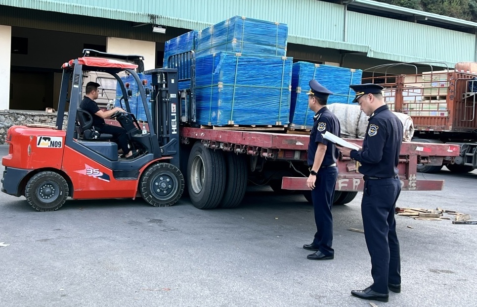 Hải quan Tân Thanh: Bứt phá ngoạn mục trong công tác thu