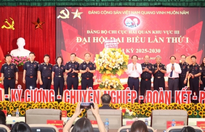Hải quan khu vực III tăng cường tuyên truyền về Đại hội Đảng các cấp