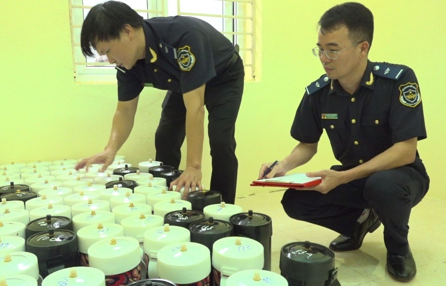 Hải quan khu vực VIII kiểm soát chặt tình hình buôn lậu
