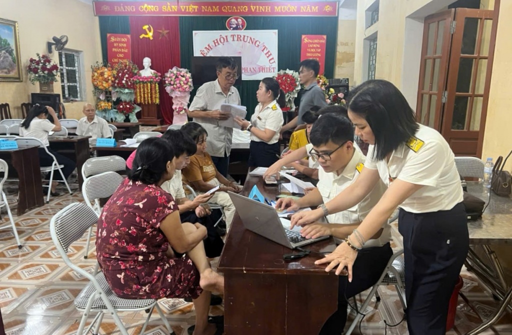 Thuế cơ sở 1 tỉnh Tuyên Quang triển khai 60 ngày cao điểm hỗ trợ hộ kinh doanh kê khai thuế