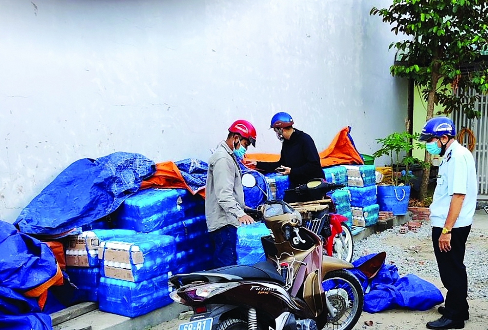 Đội Kiểm soát Hải quan Kiên Giang bắt giữ sữa nhập lậu tại TP Hà Tiên