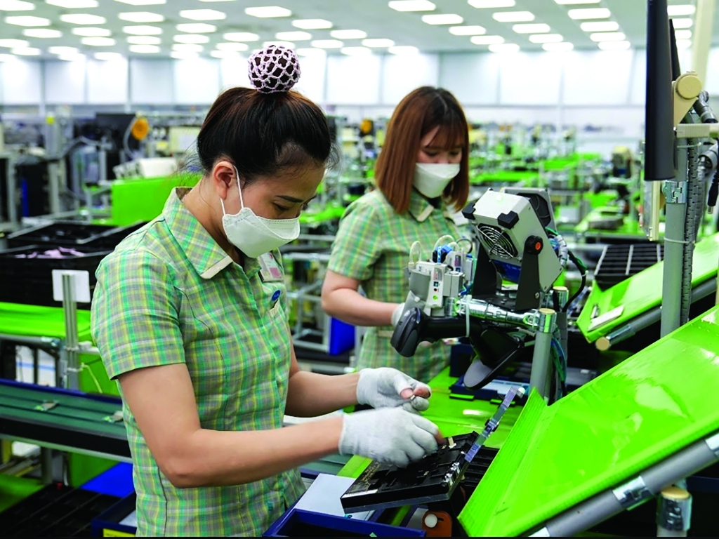 Hoạt động sản xuất tại Samsung Việt Nam. 	Ảnh: Trần Ngọc