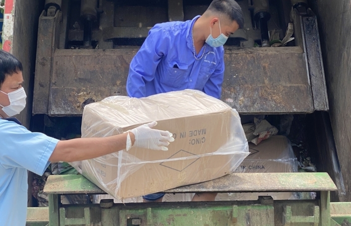 Hành vi mới: Dùng container rỗng, xe chở rác vận chuyển hàng lậu