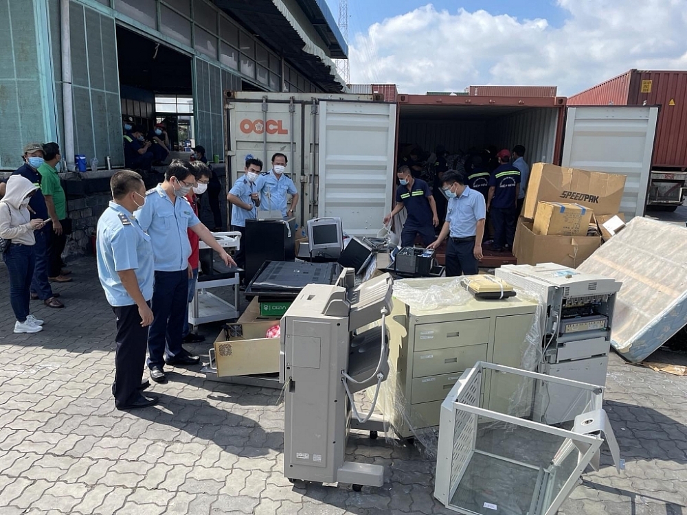 Lô hàng máy móc cấm nhập khẩu do Hải quan cảng Sài Gòn khu vực 1 bắt giữ tháng 7/2021. 	Ảnh: T.Quý