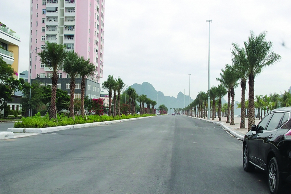 Hình ảnh ghi nhận tại Dự án đường bao biển nối thành phố Hạ Long với thành phố Cẩm Phả.  	Ảnh:  Thùy Linh