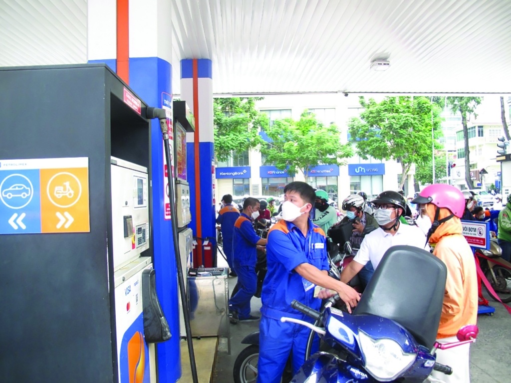 Giá xăng dầu giảm từ 780 đồng – 1.253 đồng/lít