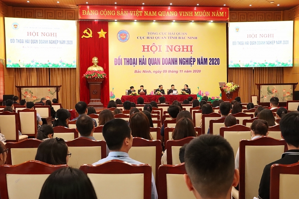 Hải quan Bắc Ninh đổi mới, đa dạng, linh hoạt các hình thức tuyên truyền, phổ biến văn bản pháp luật cho cộng đồng DN . 	Ảnh: Q.H