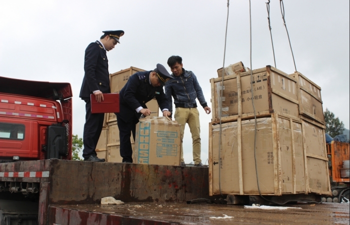 Hải quan Lạng Sơn khởi tố một doanh nghiệp về tội buôn lậu