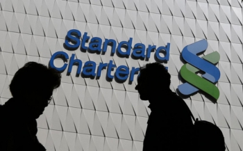 ngan hang standard chartered rut het von tai acb