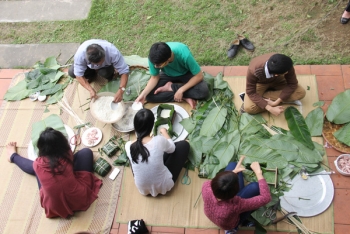 ngay tet di goi banh chung