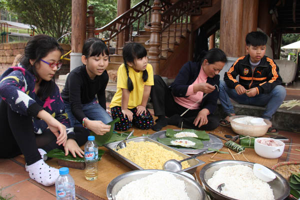 ngay tet di goi banh chung