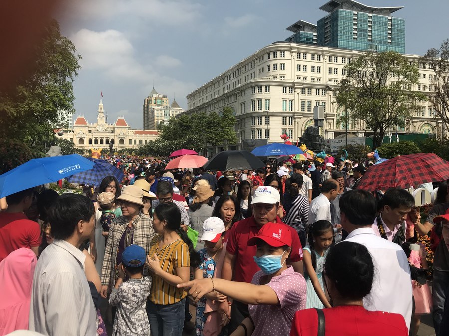 bien nguoi du xuan duong hoa nguyen hue