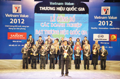 thuong hieu la yeu to song con