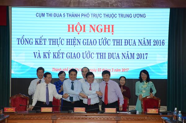 5 thanh pho truc thuoc trung uong ki ket giao uoc thi dua