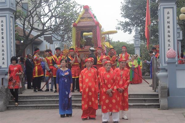 hoi den pham tu ron rang hoi lang giua long ha noi