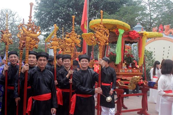 hoi den pham tu ron rang hoi lang giua long ha noi