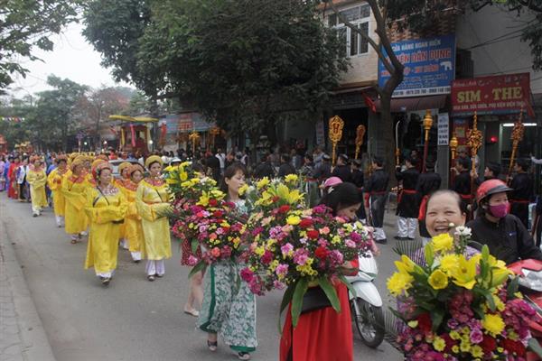 hoi den pham tu ron rang hoi lang giua long ha noi