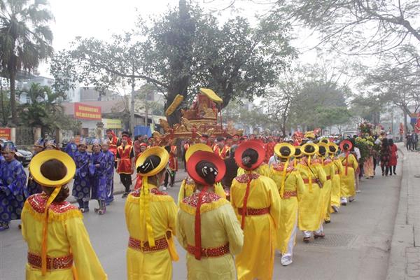 hoi den pham tu ron rang hoi lang giua long ha noi