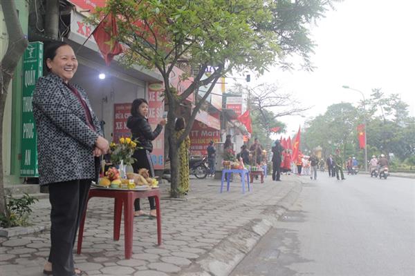 hoi den pham tu ron rang hoi lang giua long ha noi